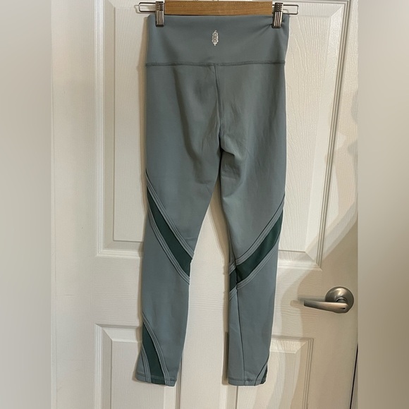 Free People Movement ~ Leggings ~ Small - Picture 4 of 9